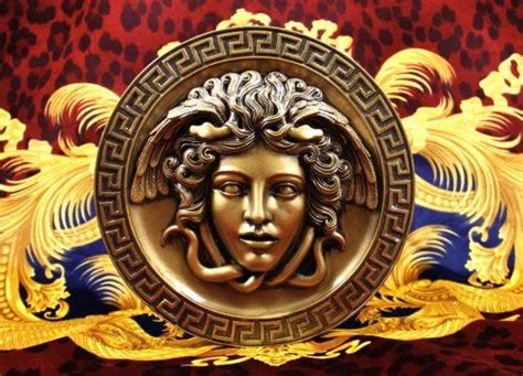 medusa head versace meaning|why does versace use medusa.